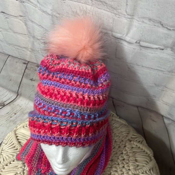 Handmade crochet Beanie pom hat with scarf - Picture 3 of 3